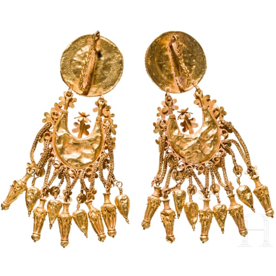 High-quality and deceptively similar copy of a pair of exceptionally large and exquisite Greek gold earrings, late 19th to early 20th century, based on models from the second half of the 4th century B.C.