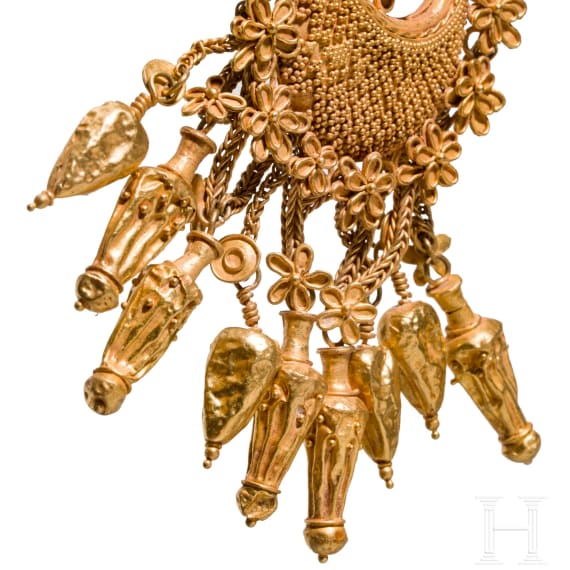 High-quality and deceptively similar copy of a pair of exceptionally large and exquisite Greek gold earrings, late 19th to early 20th century, based on models from the second half of the 4th century B.C.