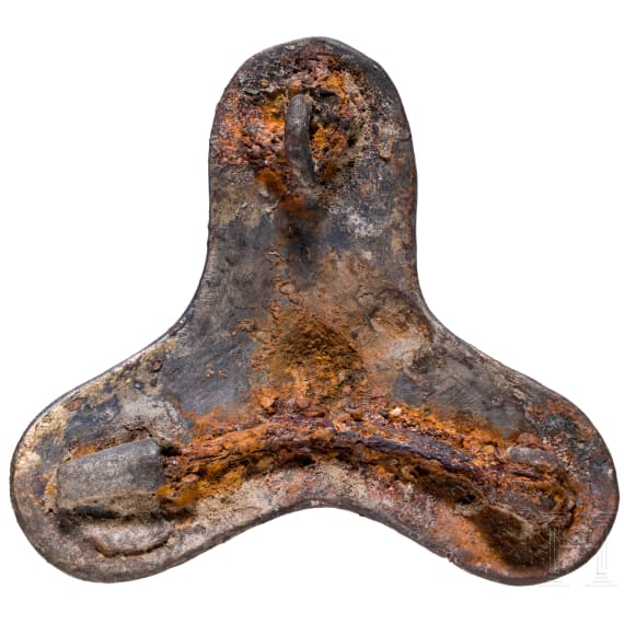 High-quality copy of a silver &lsquo;trefoil fibula&rsquo; with Mammen-style decoration (Viking, mid-10th to early 11th century) from the late 19th century