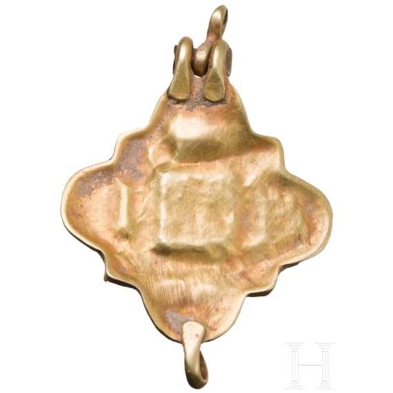 Golden cross-shaped pendant with enamel inlays, Black Sea region under Byzantine influence, 12th century.