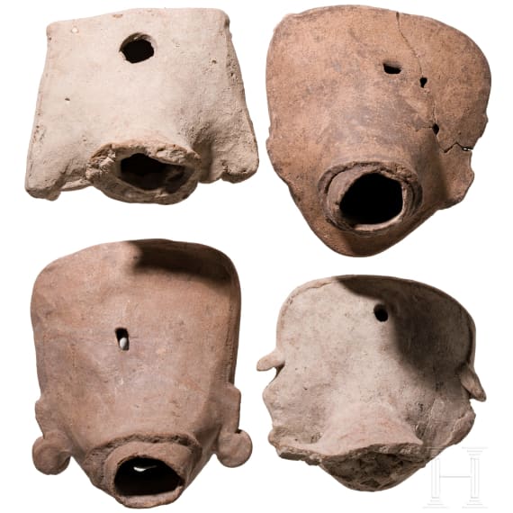 Four Pre-Columbian clay heads (Sonrientes), Mexico, Veracruz, Romajdas, 600 - 900 AD