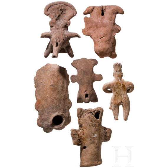 Six Pre-Columbian clay figures, Mexico, Veracruz (three) / Colima (one), circa 400 - 900 AD