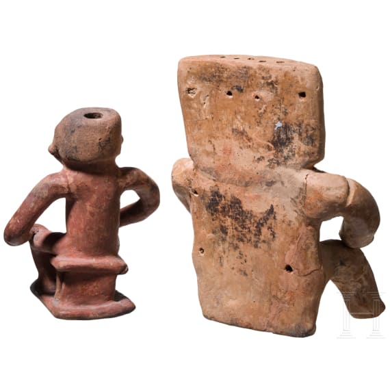 Two pre-Colombian sitting clay figures, Qimbaya culture, probably 1000 - 1500 A.D.