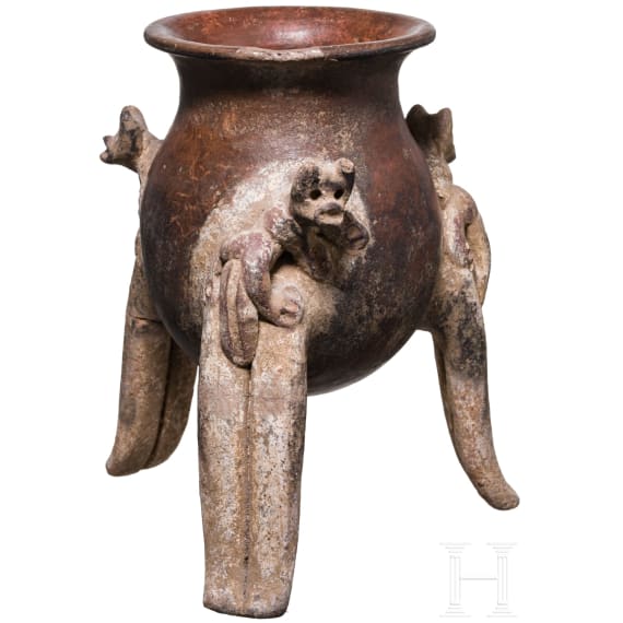 A Costa Rican, pre-Colombian painted tripod clay bowl, probably 800 - 1300 A.D.
