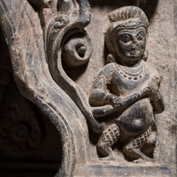 Black stone stele in the style of the Pala Dynasty (c. 750&ndash;1161), probably from this period, 11th/12th century