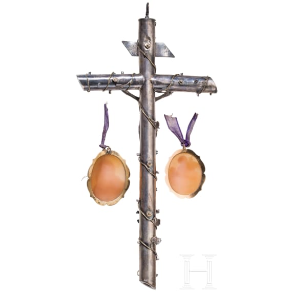 Pope Pius IX (1846-1878 the 255th Pope) - a presentation casket with crucifix and two silver and gold-mounted cameos with dedication from 1872