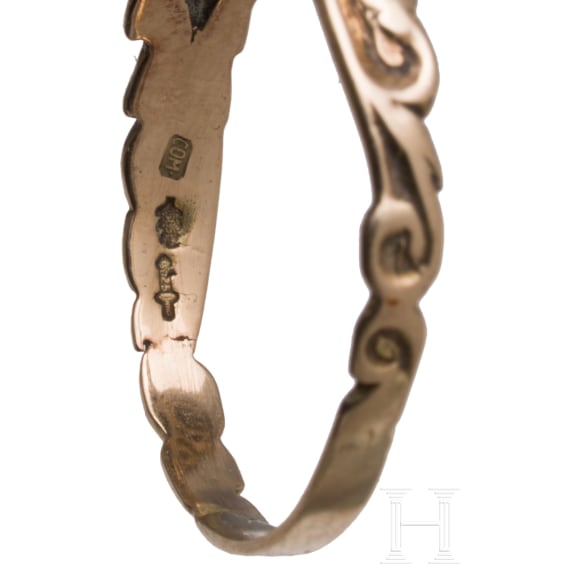 A 14ct gold rococo ring set with diamonds (circa 3.82ct), circa 1740