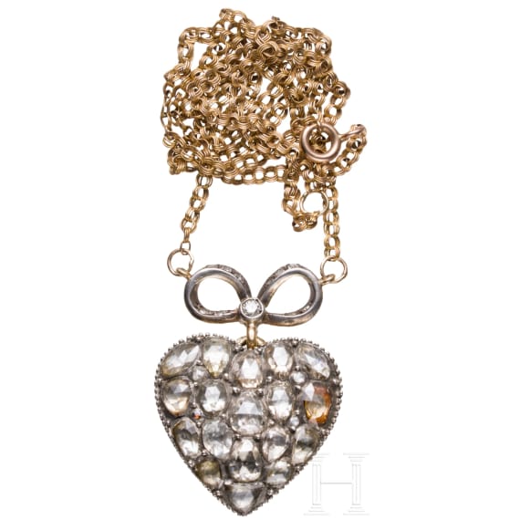 A Russian 14ct gold chain with heart-shaped pendant set with 33 diamonds (circa 6ct), circa 1880