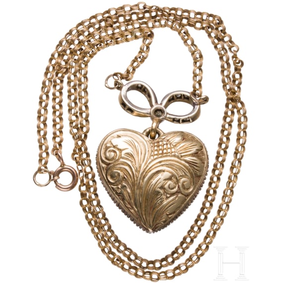 A Russian 14ct gold chain with heart-shaped pendant set with 33 diamonds (circa 6ct), circa 1880