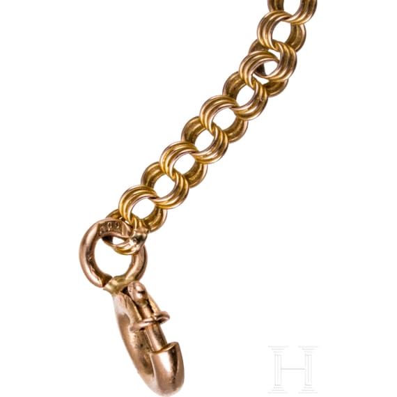 A Russian 14ct gold chain with heart-shaped pendant set with 33 diamonds (circa 6ct), circa 1880