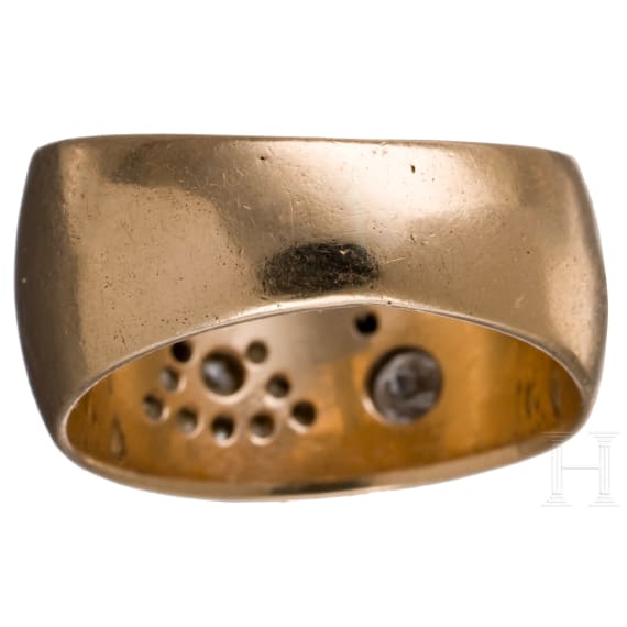 A 14ct gold ring set with diamonds (ca. 0.255 ct)