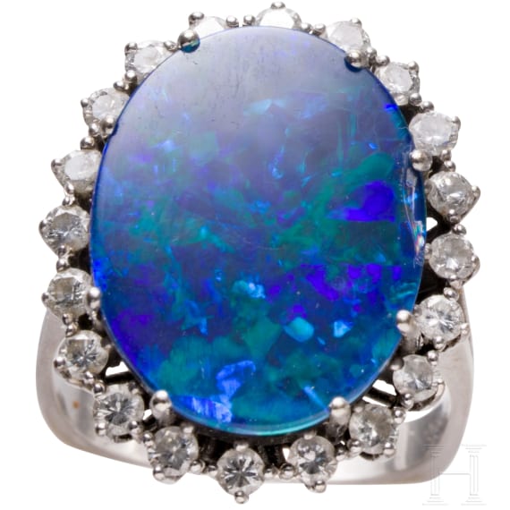 A 14 ct ring and a pendant with opal doublet and triplet with brilliants (approx. 0.72 ct)