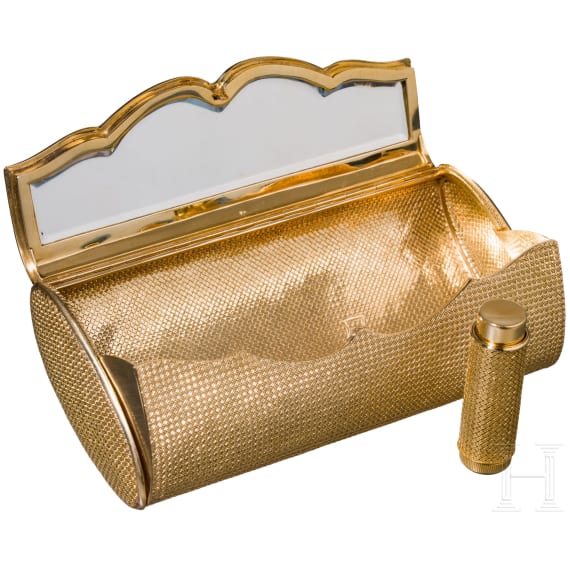 A 18ct gold evening bag and a 18ct gold atomizer, 1950s/60s