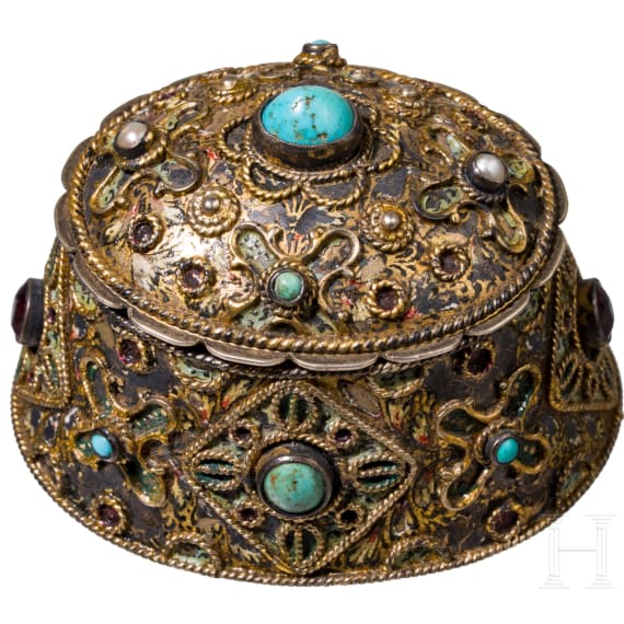 A small silver-gilt lidded box with enamel and turquoises, 19th century