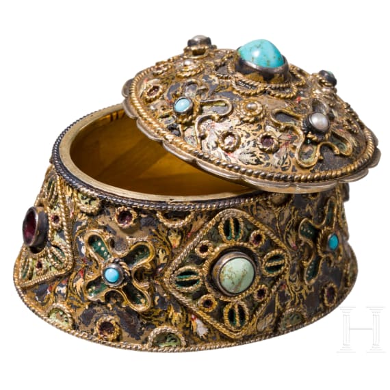 A small silver-gilt lidded box with enamel and turquoises, 19th century