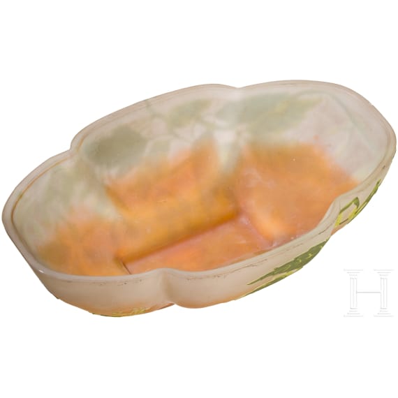 An art nouveau glass bowl "Erable &agrave; feuilles de fr&ecirc;ne", Nancy, Emille Gall&eacute;, circa 1905