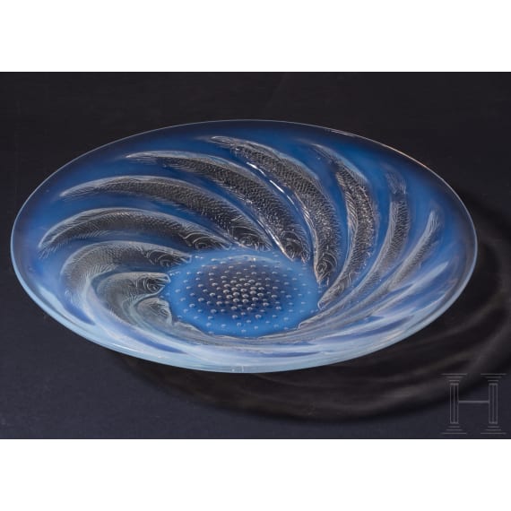 An opalescent glass dish "Poissons", Wingen-sur-Moder, Ren&eacute; Lalique, before 1947