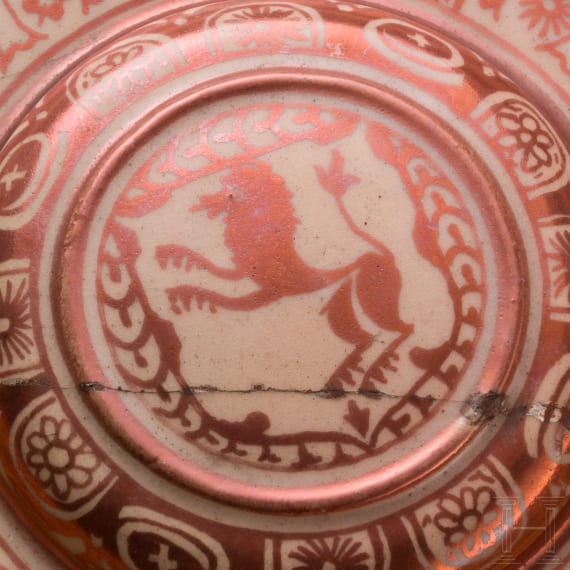 A Spain Hispano-Moresque plate with lustre glaze, probably 16th century