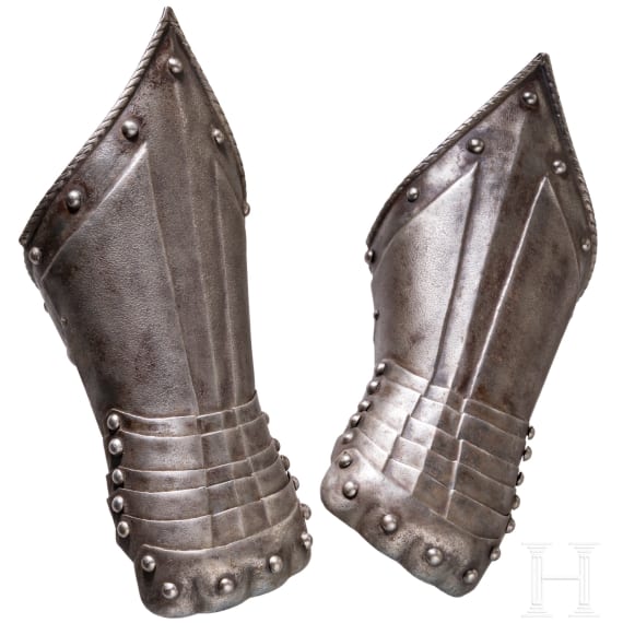 A pair of German armoured gauntlets, ca. 1580