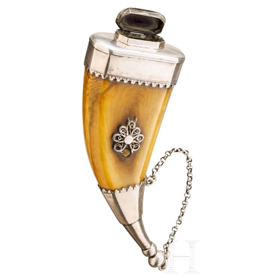 A German silver-mounted powder horn, circa 1800
