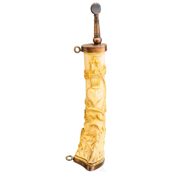 A German powder horn, 19th century