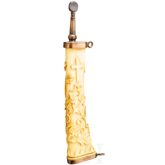 A German powder horn, 19th century