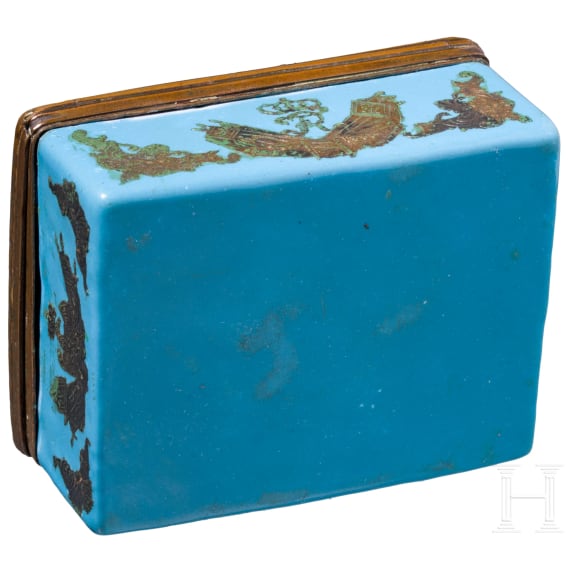 "Sonderauftrag Linz" Adolf Hitler &ndash; A copper-mounted enamel snuffbox with a portrait of Frederick the Great (Old Fritz, King of Prussia in 1772), late 18th century