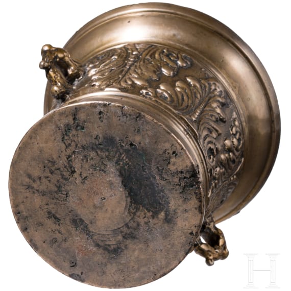 A Swiss bronze mortar with acanthus leaf decoration, ca. 1700