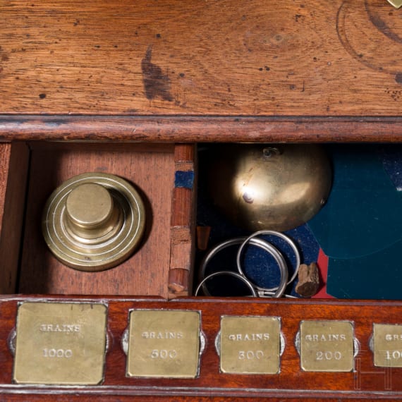 A set of British apothecary scales, 1st half of the 19th century