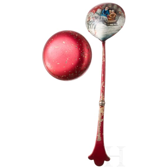 A Russian silver and red lacquer pillbox and tea spoon, Moscow, G. Sbitniev (pillbox), 1908-17