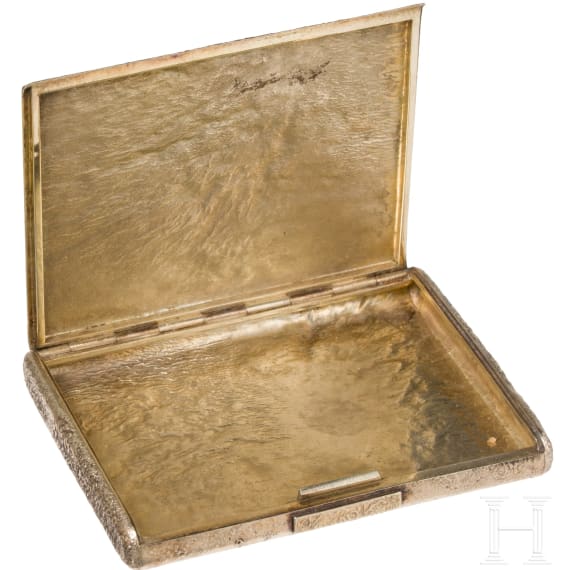 A silver-gilt cigarette case with Samorodok decor, circa 1910