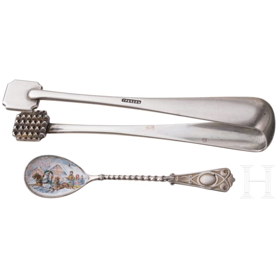 A pair of Russian silver sugar tongs and a tea spoon with troika, St. Petersburg. J. Olsonius for Gratchev, 1883 (sugar tongs) and circa 1900 (tea spoon)