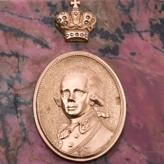 A 14ct gold-mounted rhodonite paperweight showing Tsar Paul I of Russia, 20th century
