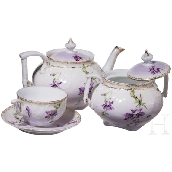 A Russian porcelain tea set, Moscow-Verbilki, Gardner porcelain factory, circa 1900