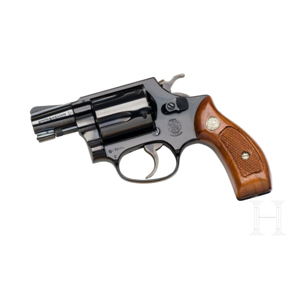 A Smith & Wesson Mod. 37 Airweight,in box