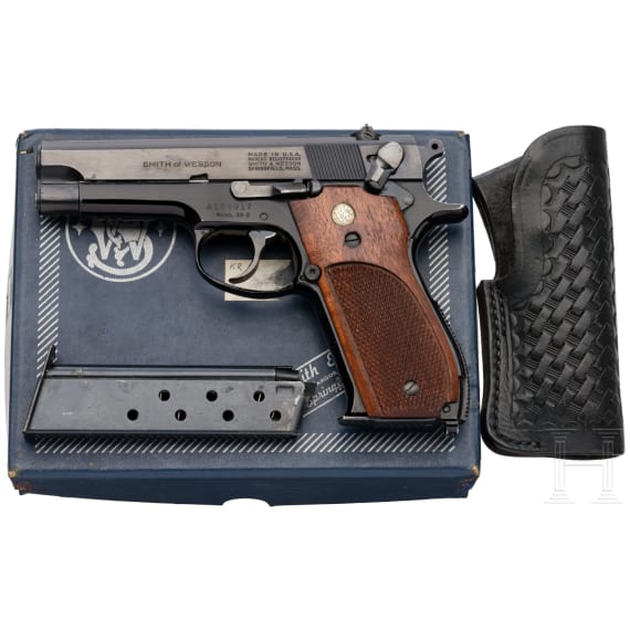 A Smith & Wesson Mod. 39-2, in box