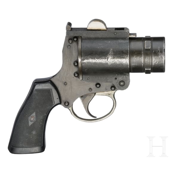 A Webley & Scott Mod. No. 4 MK 1 flare gun