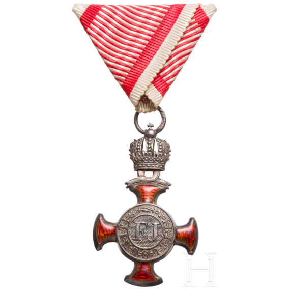 Silbernes Verdienstkreuz mit Krone