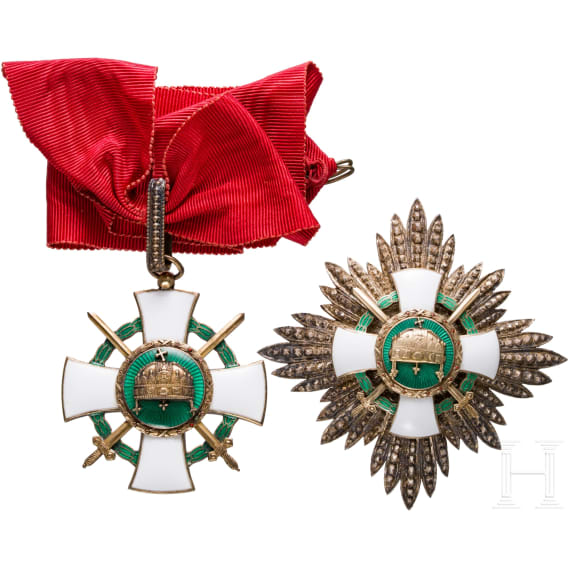 Orden der Heiligen Ungarischen Krone - Halsdekoration und Bruststern zum Kommandeur mit Schwertern und Kriegsdekoration, datiert 1942