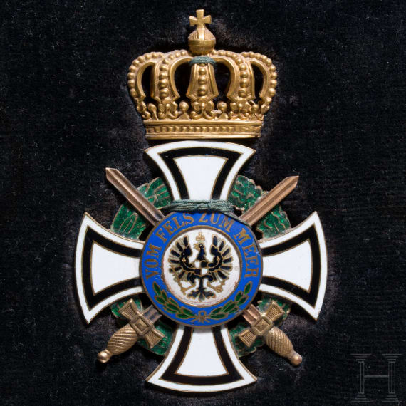 Hausorden von Hohenzollern - Ritterkreuz mit Schwertern in altem Rahmen mit Tr&auml;gername