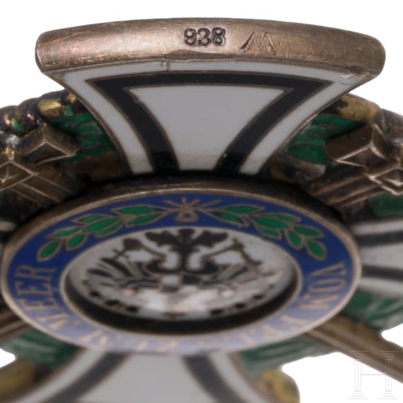 Hausorden von Hohenzollern - Ritterkreuz mit Schwertern und zwei Dokumente