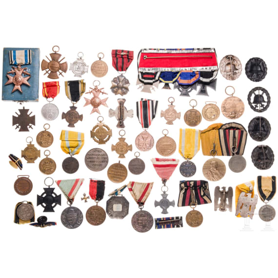 Kleine Sammlung von ca. 50 kaiserlichen Auszeichnungen