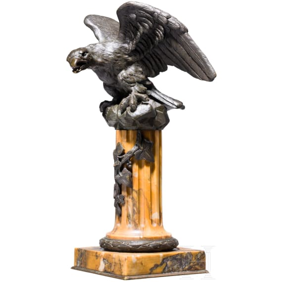Tischadler auf gelber Marmors&auml;ule, 19. Jhdt.