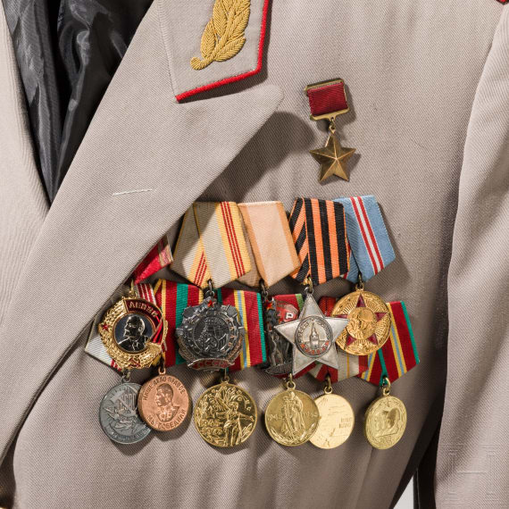 Uniformrock eines Generals, komplett mit Auszeichnungen, Sowjetunion ab 1960