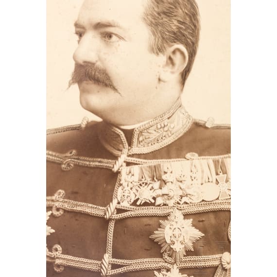 K&ouml;nig Milan I. von Serbien - gro&szlig;es Portraitfoto mit Widmung, datiert 1889