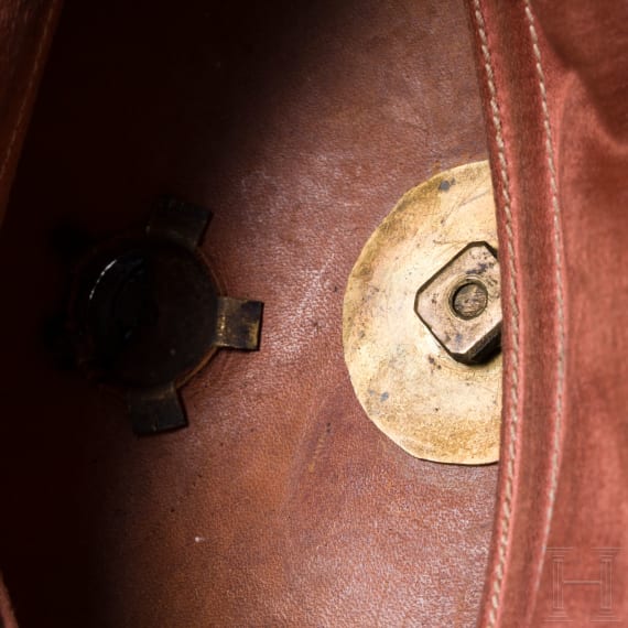 Raupenhelm M 1868 f&uuml;r Offiziere