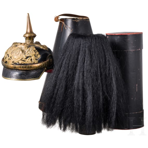Oberleutnant Otto Zentgraf vom Train-Depot des III. AK - Helm M 1886 f&uuml;r Offiziere mit Paradebusch