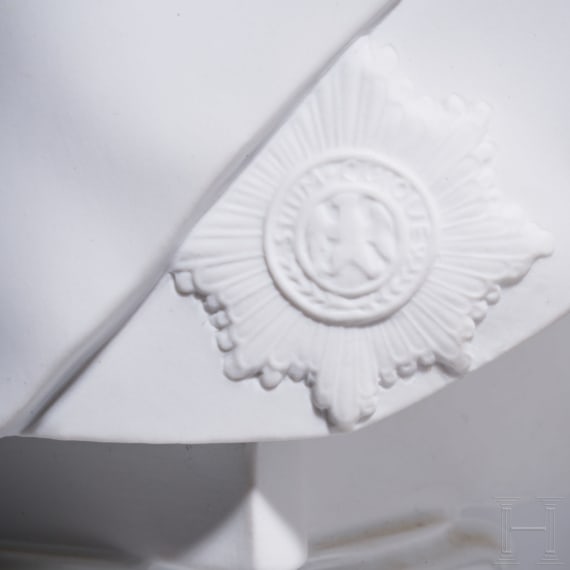 Friedrich der Gro&szlig;e - Porzellanb&uuml;ste, -dose und -plakette der KPM, 20. Jhdt.