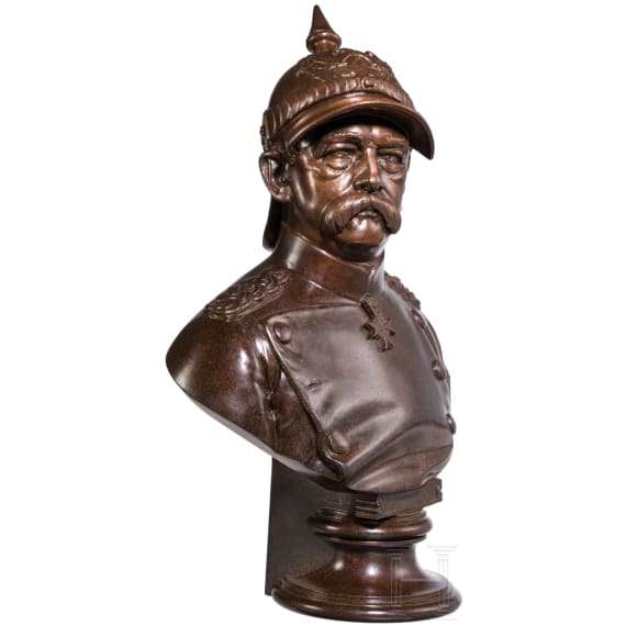 Otto von Bismarck - Portraitb&uuml;ste des Reichskanzlers mit K&uuml;rassierhelm