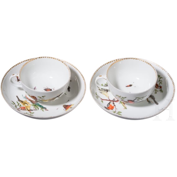 Two porcelain cups with saucers and a small bowl with birds and insects, Meissen, circa 1770/80
